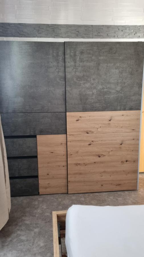 Modern Eingerichtete 3-Zi-Ferienwohnung Zu Vermieten Löffingen Exterior foto